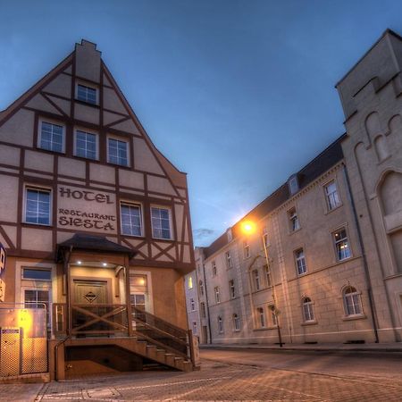 Hotel Siesta Swiebodzin Bagian luar foto