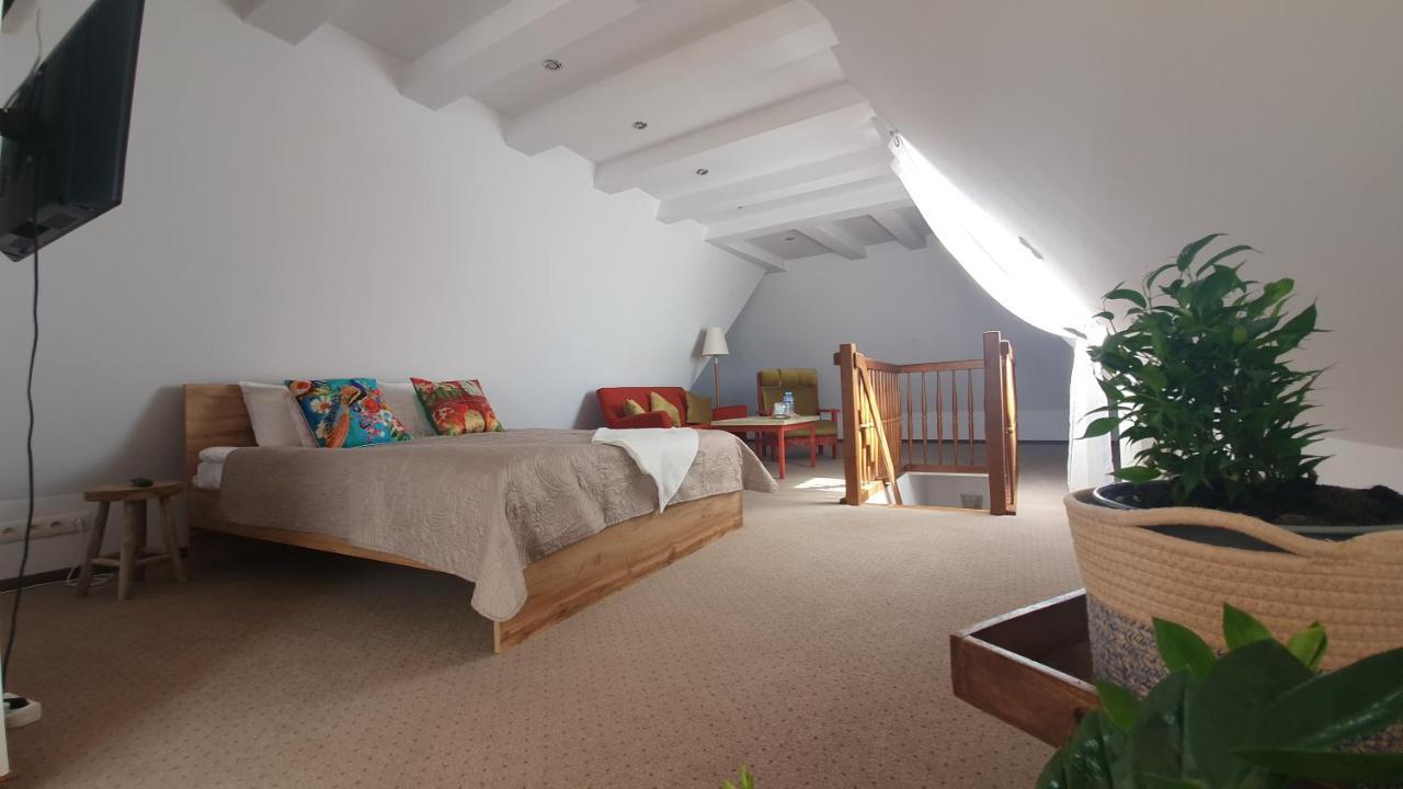 Hotel Siesta Swiebodzin Bagian luar foto