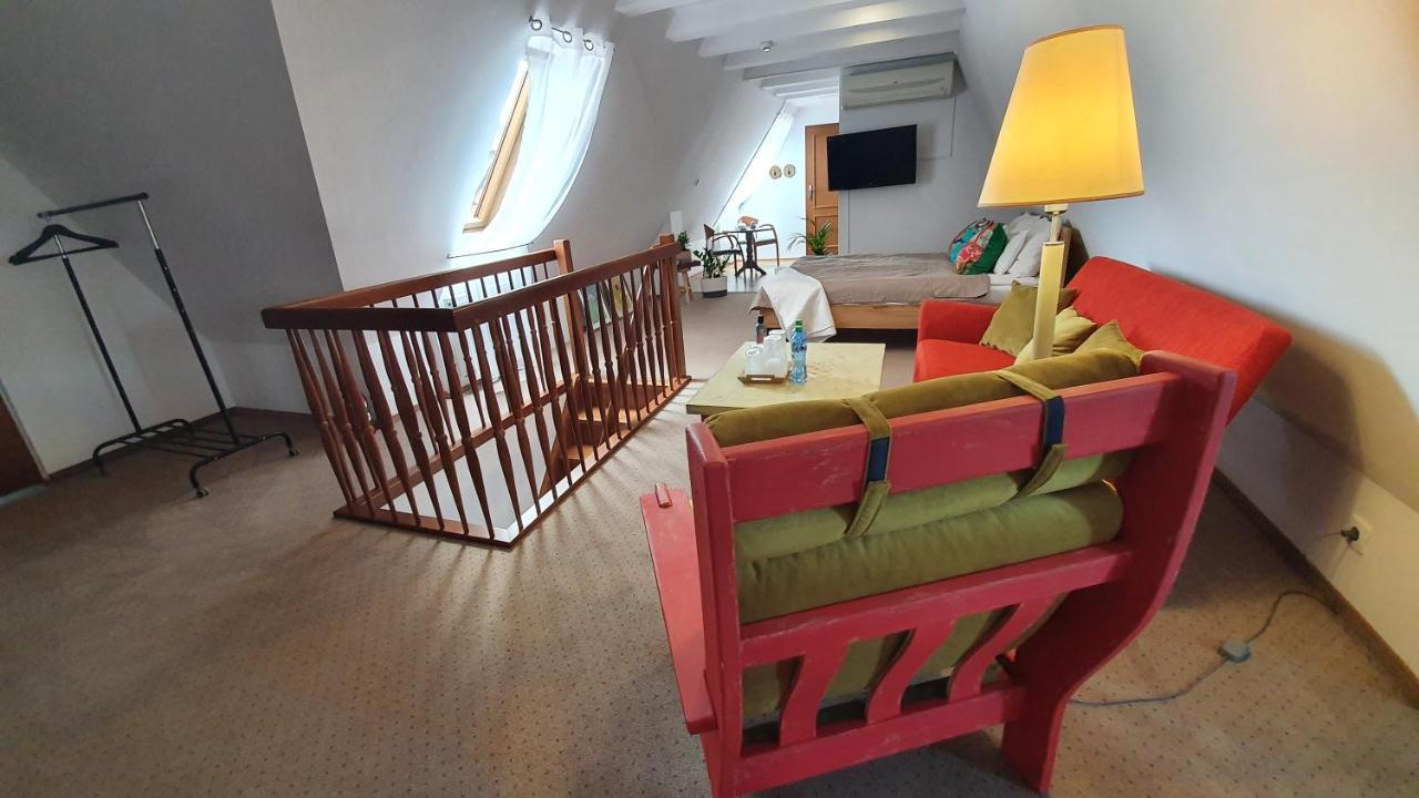 Hotel Siesta Swiebodzin Bagian luar foto