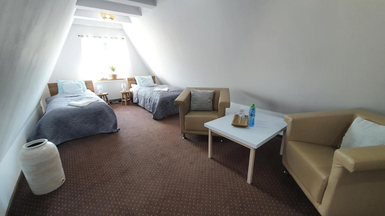 Hotel Siesta Swiebodzin Bagian luar foto