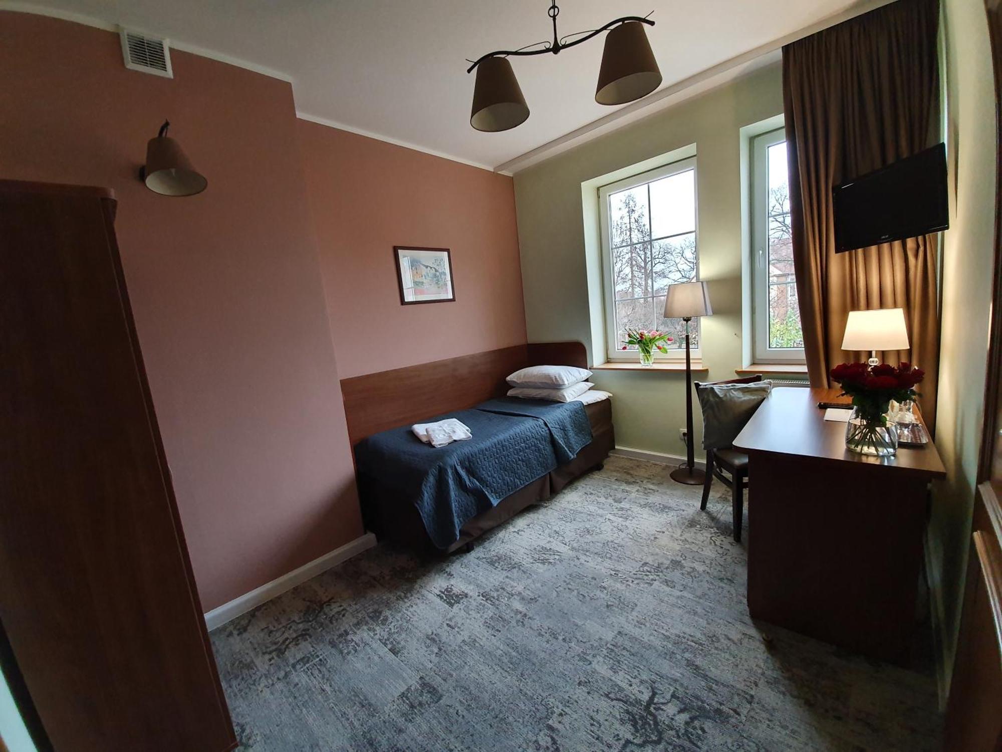 Hotel Siesta Swiebodzin Ruang foto