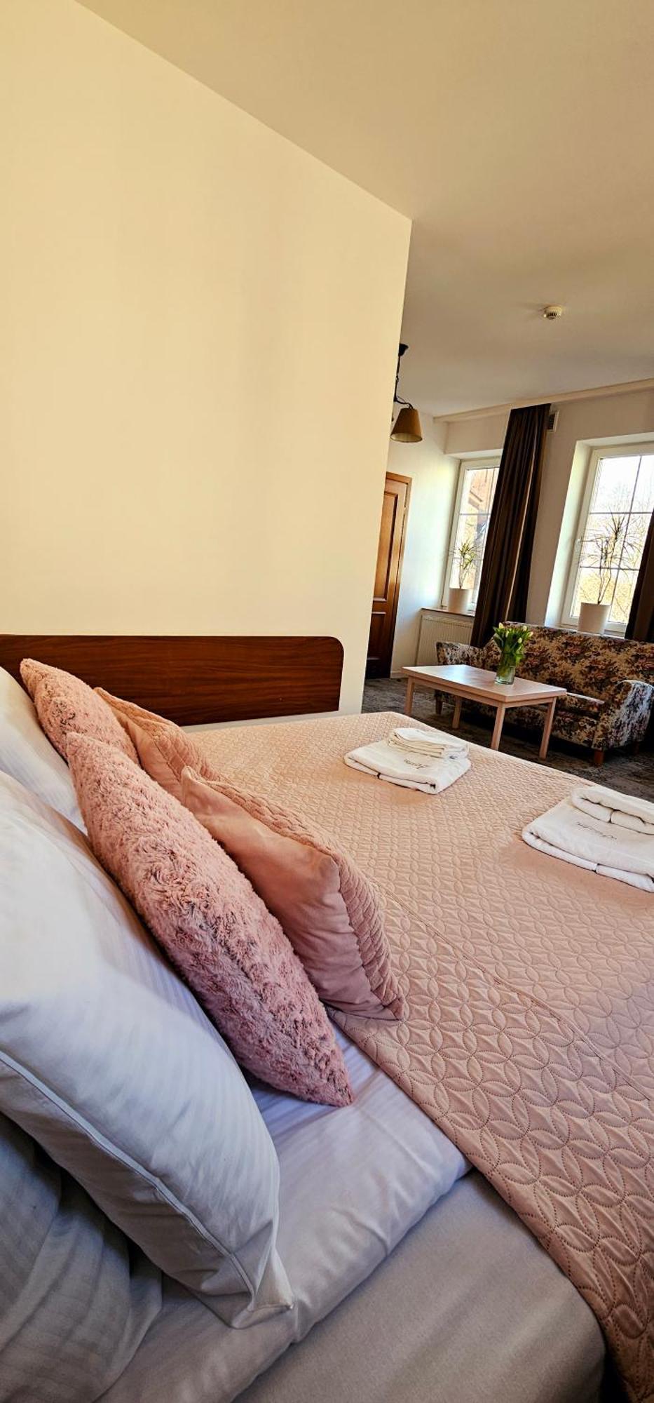 Hotel Siesta Swiebodzin Bagian luar foto