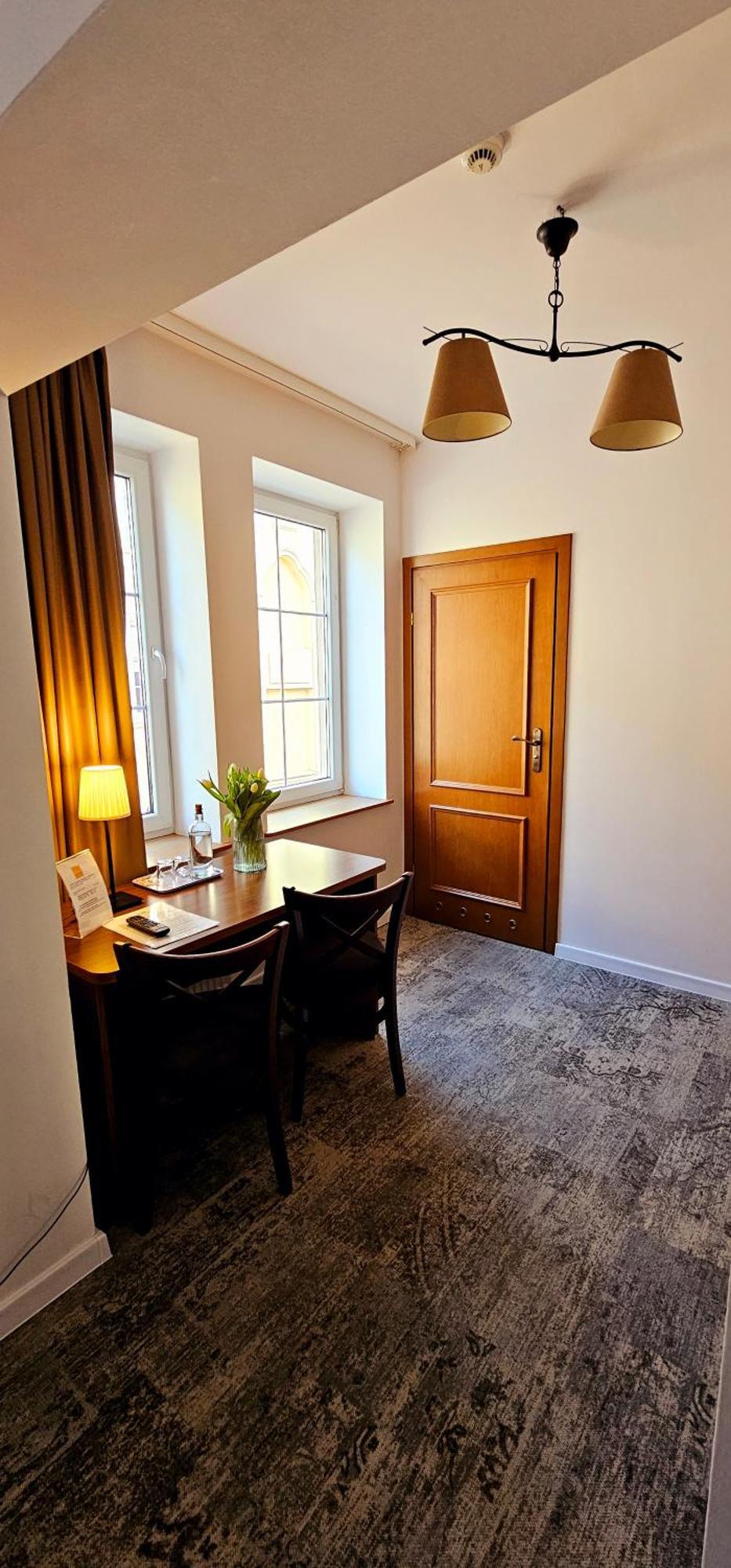 Hotel Siesta Swiebodzin Bagian luar foto