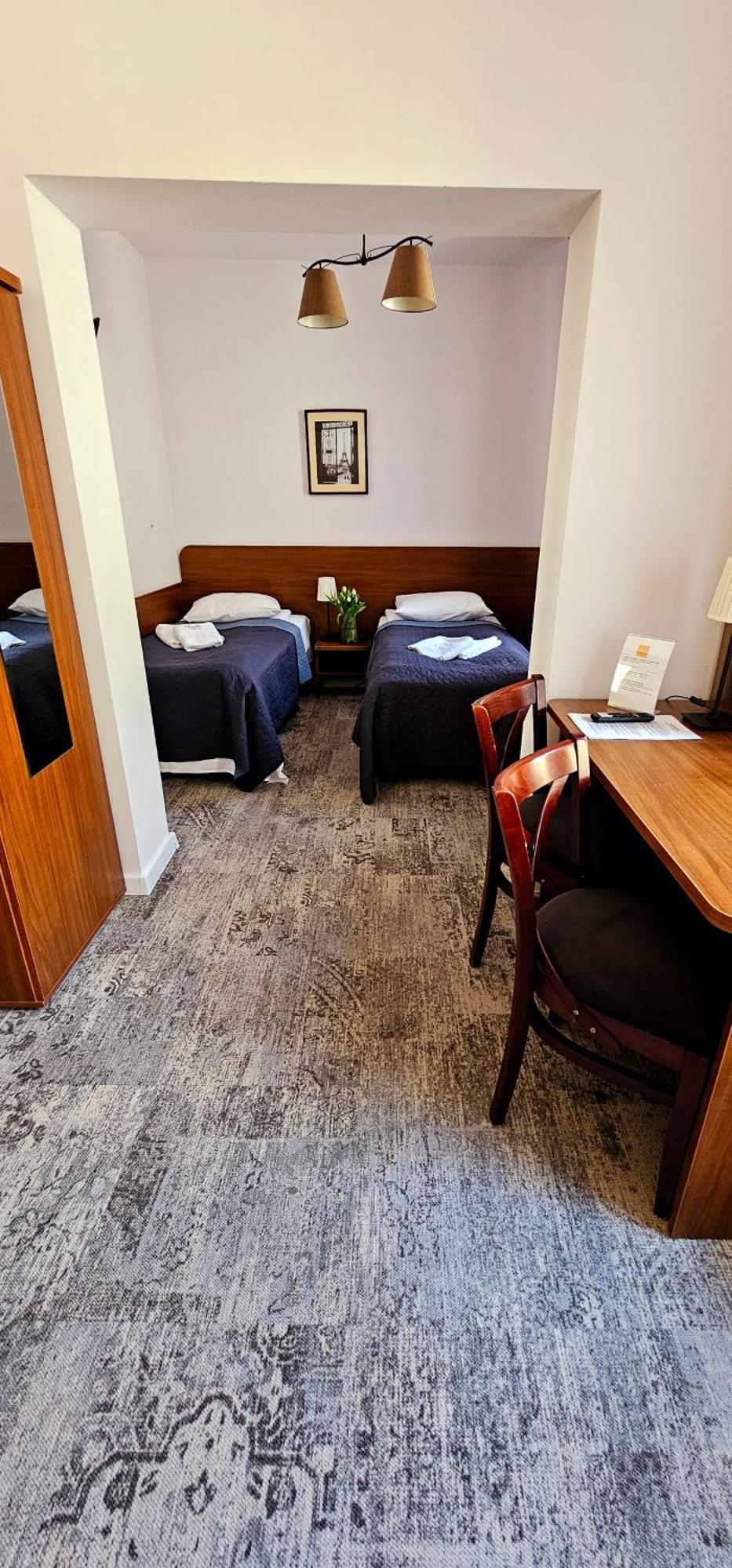 Hotel Siesta Swiebodzin Bagian luar foto