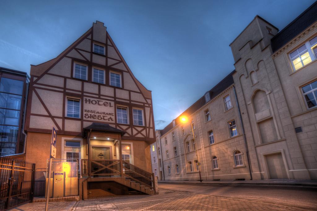 Hotel Siesta Swiebodzin Bagian luar foto